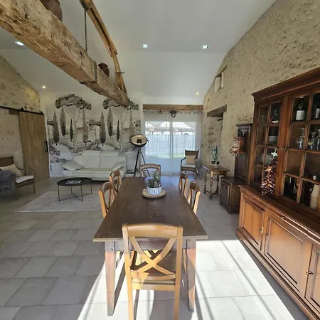 Maison Confortable Avec Jardin, Piscine Partagee Et Cheminee A Brantome *