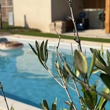 Maison Confortable Avec Jardin, Piscine Partagee Et Cheminee A Brantome *